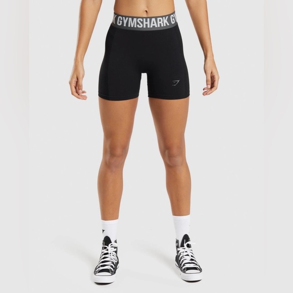 NWT Gymshark Flex Shorts Black/Charcoal Grey Mid Rise Sweat Wicking Sz S - Picture 2 of 9